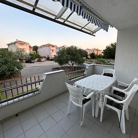 Apartmani Ana Malinska Bagian luar foto