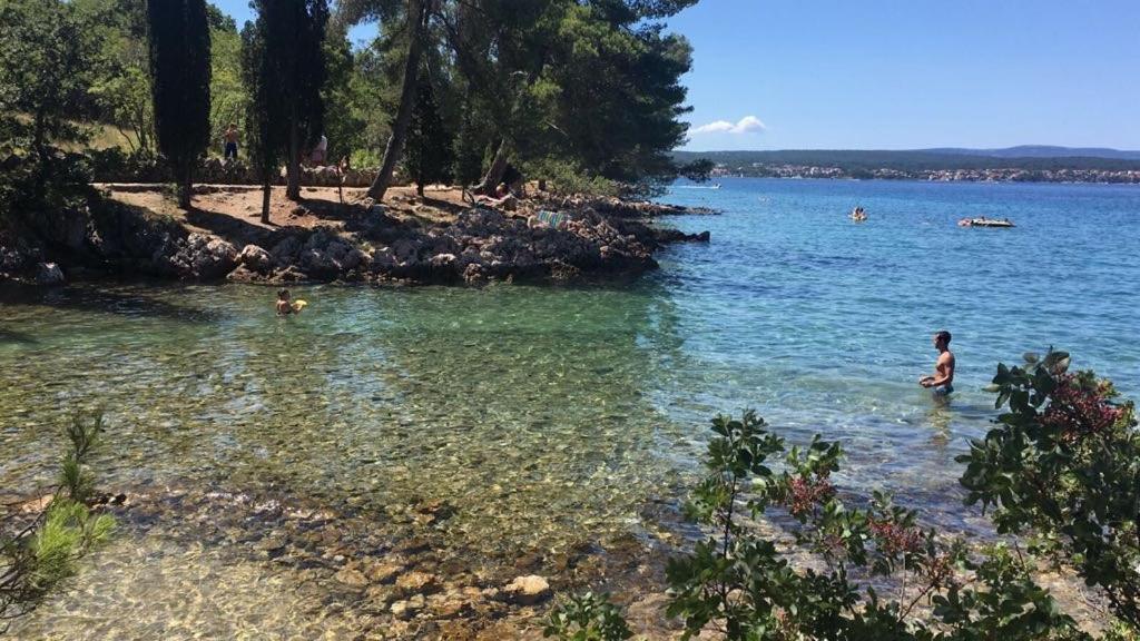 Apartmani Ana Malinska Bagian luar foto