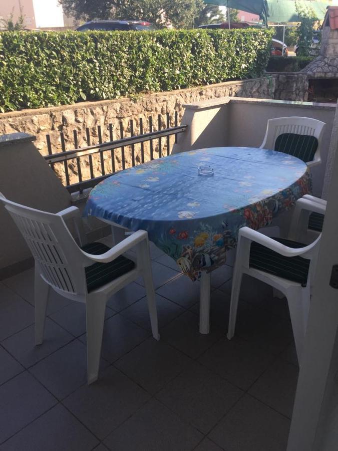 Apartmani Ana Malinska Bagian luar foto