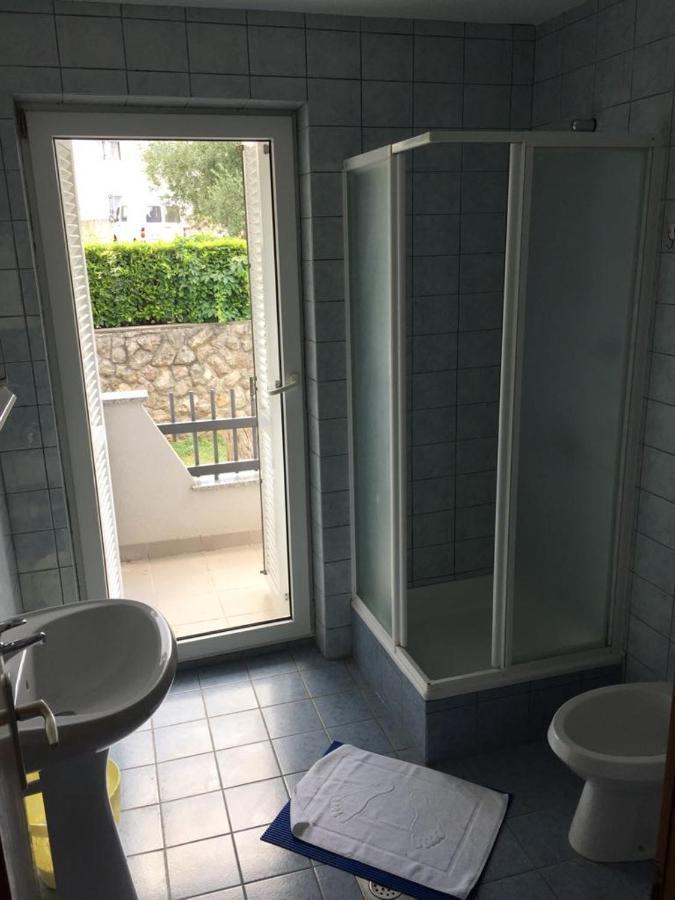 Apartmani Ana Malinska Bagian luar foto