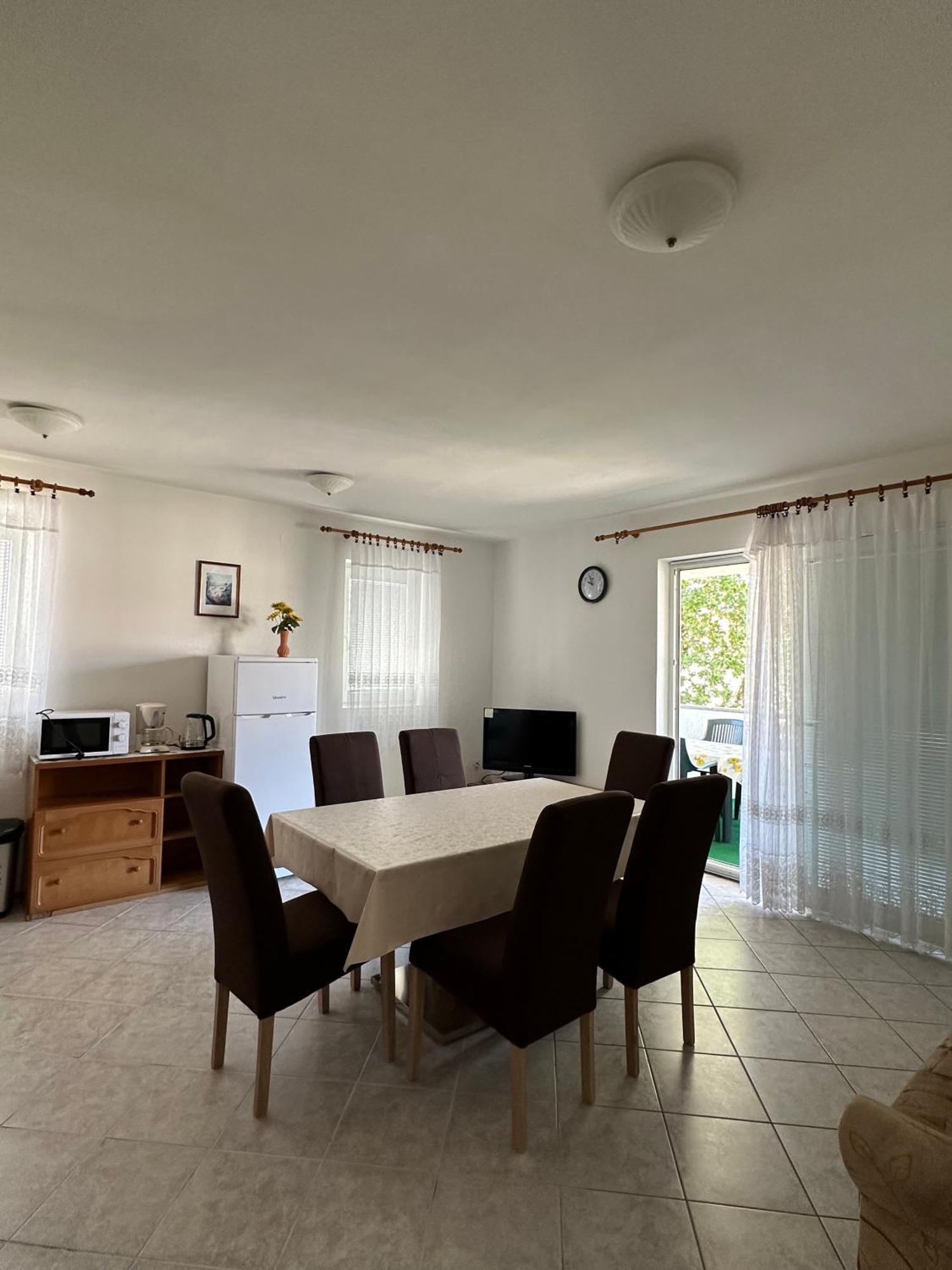Apartmani Ana Malinska Bagian luar foto
