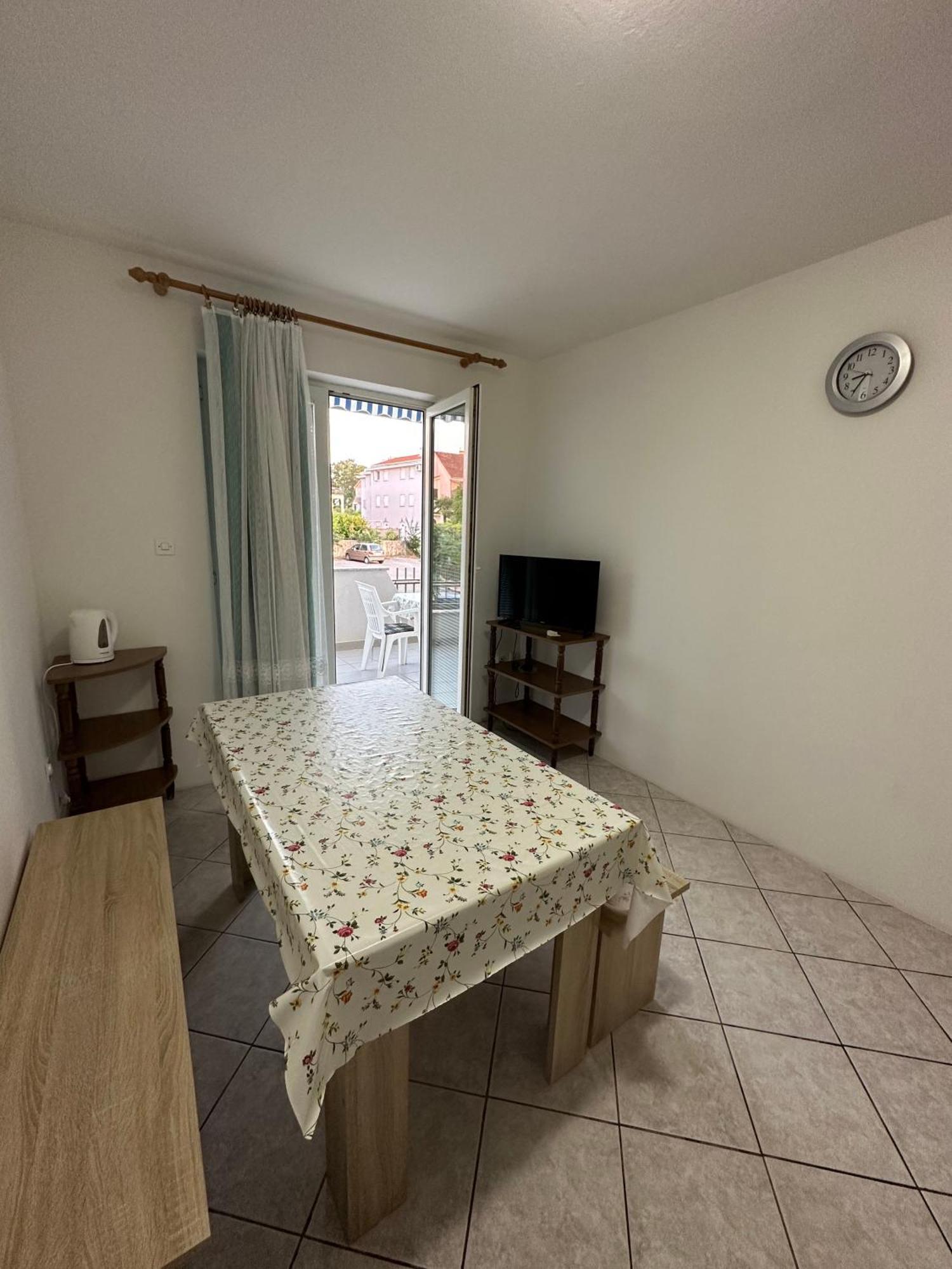 Apartmani Ana Malinska Bagian luar foto